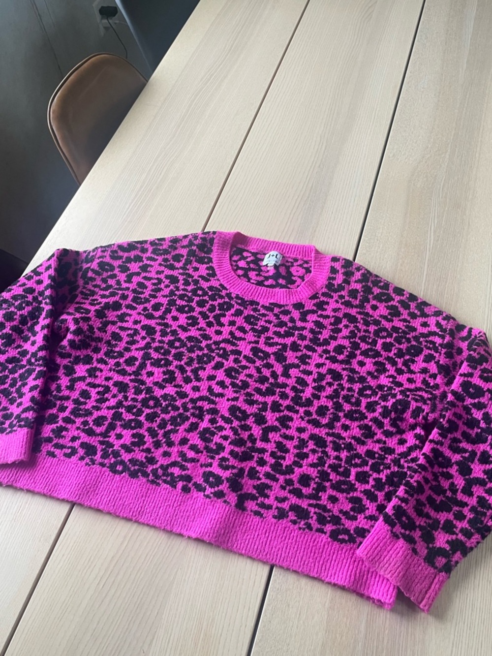 John + Jenn Hot Pink and Black Leopard Oversized Sweater women’s medium leopard